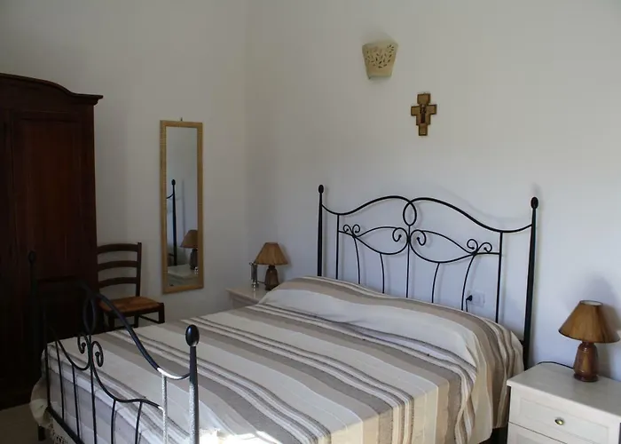 Stazzo Isola Rossa Di Gallura * Trinità dʼAgultu